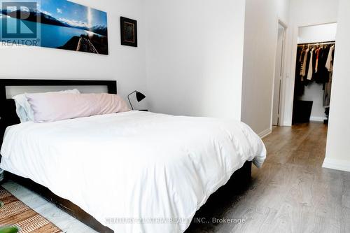 222 - 101 Erskine Avenue, Toronto, ON - Indoor Photo Showing Bedroom