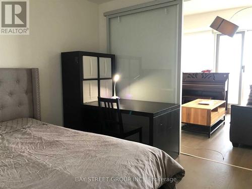 6703 - 1 Bloor Street E, Toronto, ON - Indoor Photo Showing Bedroom