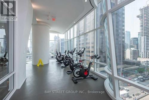 6703 - 1 Bloor Street E, Toronto, ON - Indoor Photo Showing Gym Room