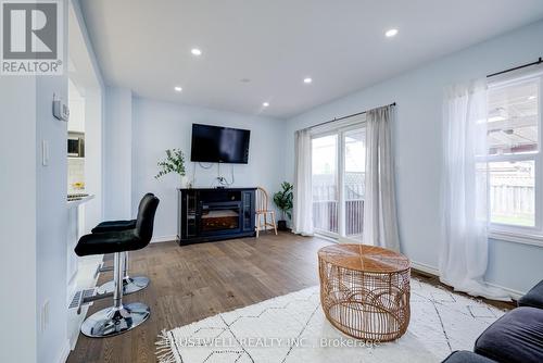 135 Laird Drive, Markham, ON - Indoor Photo Showing Living Room