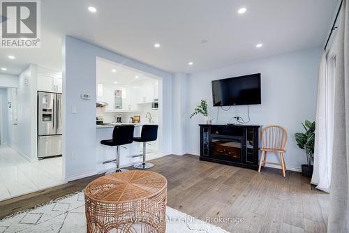 135 Laird Drive, Markham, ON - Indoor Photo Showing Living Room