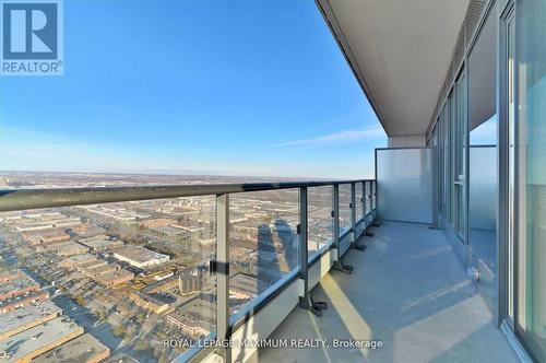 Ph10 - 898 Portage Parkway, Vaughan, ON - Outdoor With Balcony With View