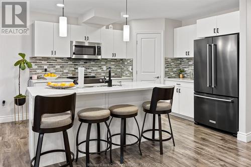 1176 Kamloops, Windsor, ON - Indoor Photo Showing Kitchen With Upgraded Kitchen