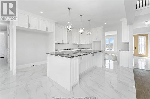 322 Benson, Amherstburg, ON - Indoor Photo Showing Kitchen With Upgraded Kitchen