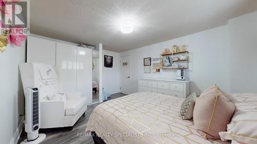 61 Braidwood Lake Road, Brampton, ON - Indoor Photo Showing Bedroom