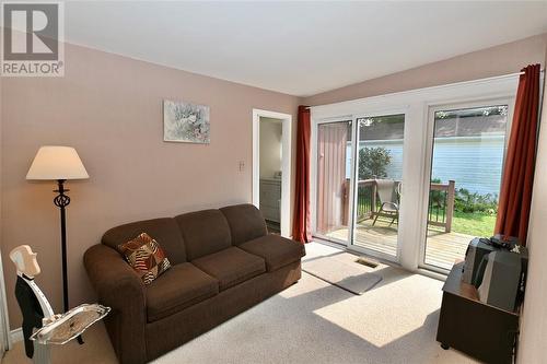 2975 Old Lakeshore Road, Sarnia, ON - Indoor Photo Showing Living Room