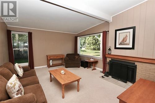 2975 Old Lakeshore Road, Sarnia, ON - Indoor Photo Showing Living Room With Fireplace