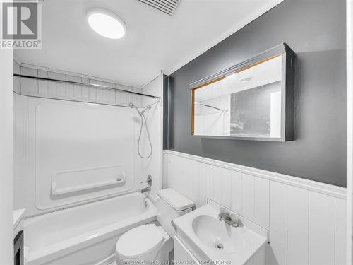 20 Bowman Avenue, Leamington, ON - Indoor Photo Showing Bathroom