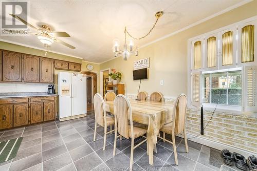 6360 Wyandotte Street East, Windsor, ON - Indoor Photo Showing Dining Room