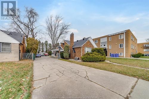 6360 Wyandotte Street East, Windsor, ON - Outdoor