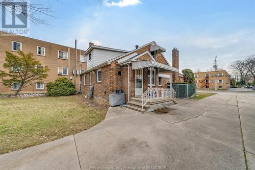 6360 Wyandotte Street East, Windsor, ON - Outdoor