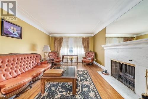 6360 Wyandotte Street East, Windsor, ON - Indoor Photo Showing Living Room With Fireplace