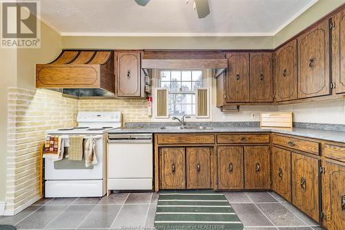 6360 Wyandotte Street East, Windsor, ON - Indoor Photo Showing Kitchen With Double Sink