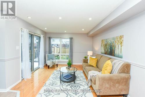 22 Desert Sand Drive, Brampton, ON - Indoor Photo Showing Living Room