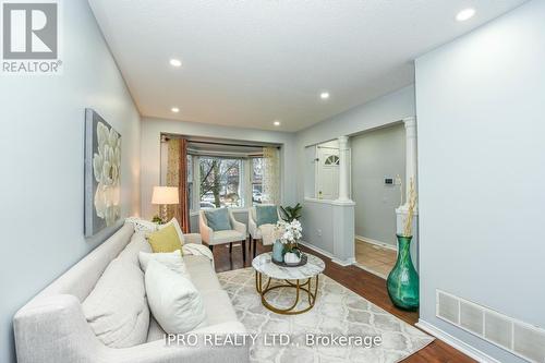 22 Desert Sand Drive, Brampton, ON - Indoor Photo Showing Living Room