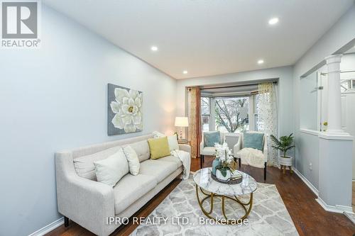 22 Desert Sand Drive, Brampton, ON - Indoor Photo Showing Living Room