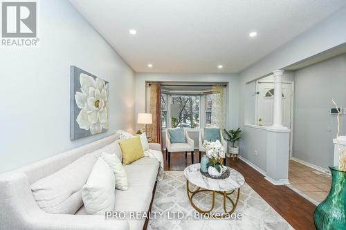 22 Desert Sand Drive, Brampton, ON - Indoor Photo Showing Living Room