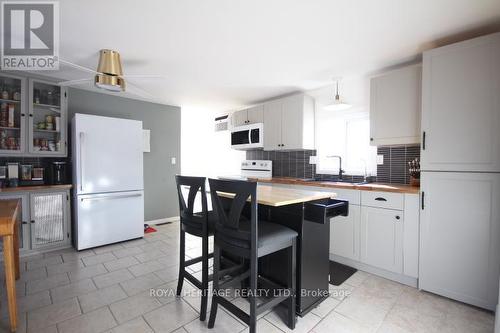 5 - 227 Big Hill Road, Leeds & The Thousand Islands, ON - Indoor Photo Showing Kitchen