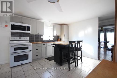 5 - 227 Big Hill Road, Leeds & The Thousand Islands, ON - Indoor Photo Showing Kitchen