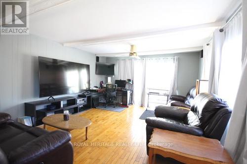 5 - 227 Big Hill Road, Leeds & The Thousand Islands, ON - Indoor Photo Showing Living Room