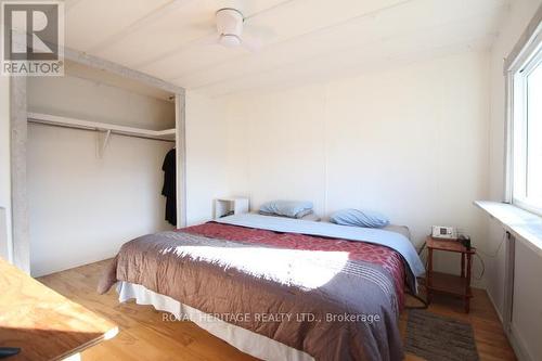 5 - 227 Big Hill Road, Leeds & The Thousand Islands, ON - Indoor Photo Showing Bedroom