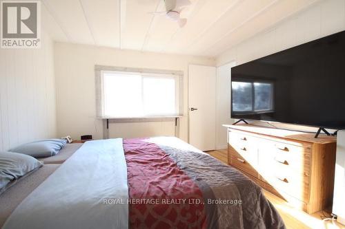 5 - 227 Big Hill Road, Leeds & The Thousand Islands, ON - Indoor Photo Showing Bedroom