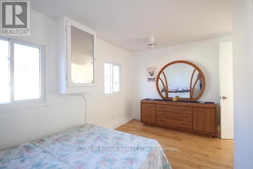 5 - 227 Big Hill Road, Leeds & The Thousand Islands, ON - Indoor Photo Showing Bedroom