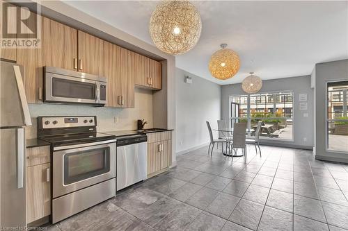 1 Victoria Street S Unit# 1001, Kitchener, ON - Indoor Photo Showing Kitchen