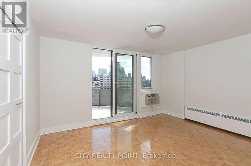 402 - 485 Huron Street, Toronto, ON - Indoor Photo Showing Other Room