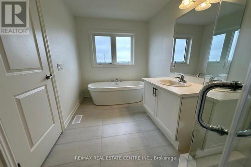 83 Picardy Drive, Hamilton, ON - Indoor Photo Showing Bathroom