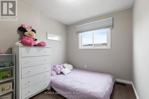 100 - 11 Harrisford Street, Hamilton, ON - Indoor Photo Showing Bedroom