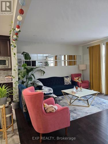 166 Rivertrail Avenue, Kitchener, ON - Indoor Photo Showing Living Room