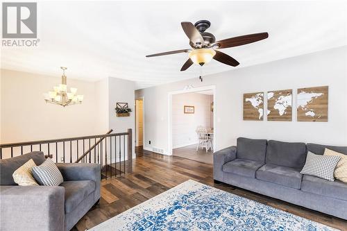 4450 Park Avenue, Hanmer, ON - Indoor Photo Showing Living Room