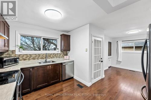 40 Athabasca Street, Oshawa (Donevan), ON - Indoor Photo Showing Kitchen