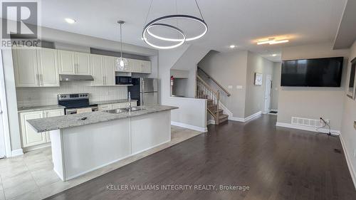 181 Bandelier Way S, Ottawa, ON - Indoor Photo Showing Kitchen