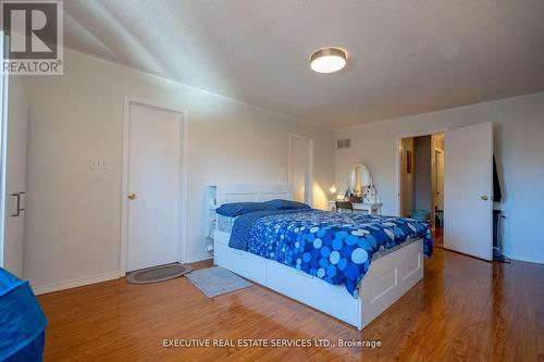 Upper - 3873 Densbury Drive, Mississauga, ON - Indoor Photo Showing Bedroom