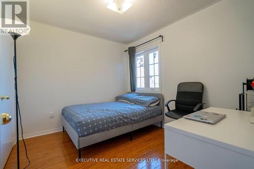 Upper - 3873 Densbury Drive, Mississauga, ON - Indoor Photo Showing Bedroom