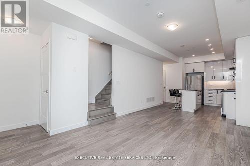 39 - 200 Malta Avenue, Brampton, ON - Indoor Photo Showing Kitchen