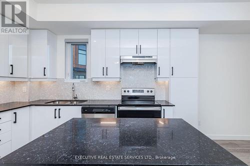 39 - 200 Malta Avenue, Brampton, ON - Indoor Photo Showing Kitchen With Stainless Steel Kitchen With Double Sink With Upgraded Kitchen