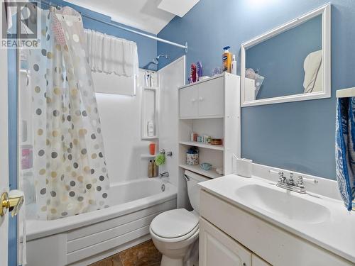 13 Fourth Street, Mount Pearl, NL - Indoor Photo Showing Bathroom