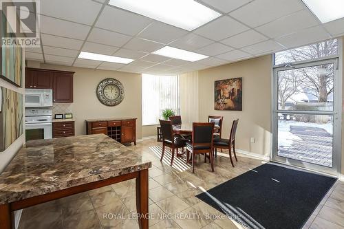 1004 - 81 Scott Street, St. Catharines (443 - Lakeport), ON - Indoor