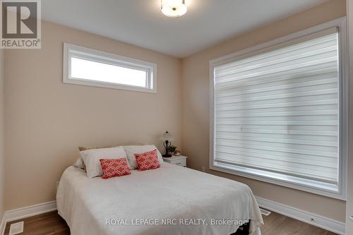 4230 Village Creek Drive, Fort Erie, ON - Indoor Photo Showing Bedroom