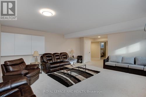 4230 Village Creek Drive, Fort Erie, ON - Indoor Photo Showing Living Room