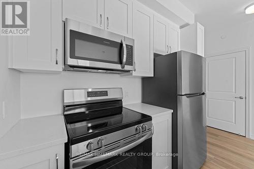 612 - 1350 Hemlock Road S, Ottawa, ON - Indoor Photo Showing Kitchen