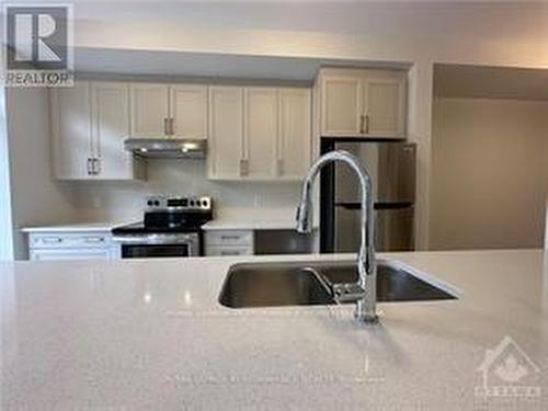 250 Tullaghan Heights, Ottawa, ON - Indoor Photo Showing Kitchen With Double Sink With Upgraded Kitchen