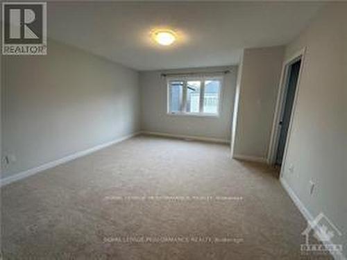 250 Tullaghan Heights, Ottawa, ON - Indoor Photo Showing Other Room