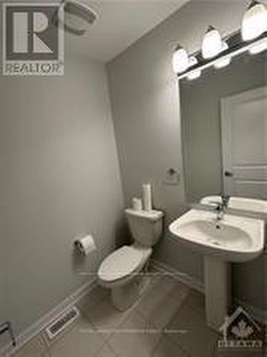 250 Tullaghan Heights, Ottawa, ON - Indoor Photo Showing Bathroom