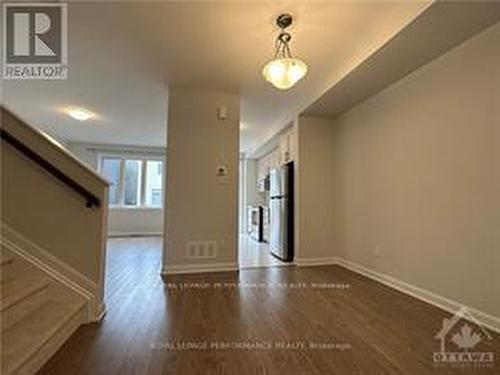 250 Tullaghan Heights, Ottawa, ON - Indoor Photo Showing Other Room