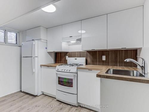 Lower-81 Hopedale Ave, Toronto, ON - Indoor Photo Showing Kitchen