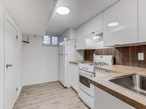 Lower-81 Hopedale Ave, Toronto, ON - Indoor Photo Showing Kitchen